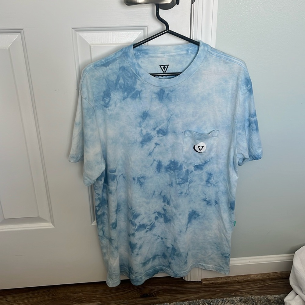 Vissla Tie Dye shirt. No stains.